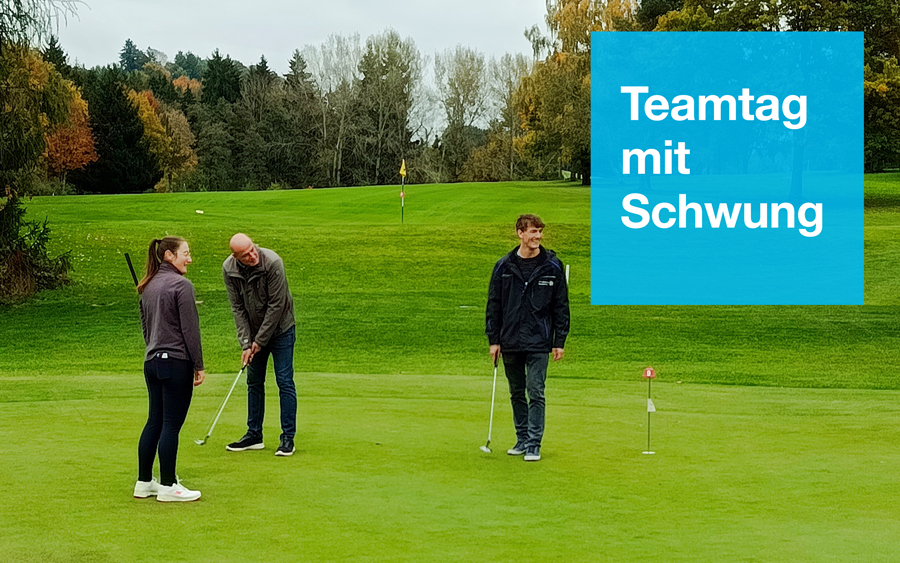 Mitarbeiter-beim-Teamtag-spielen-Golf